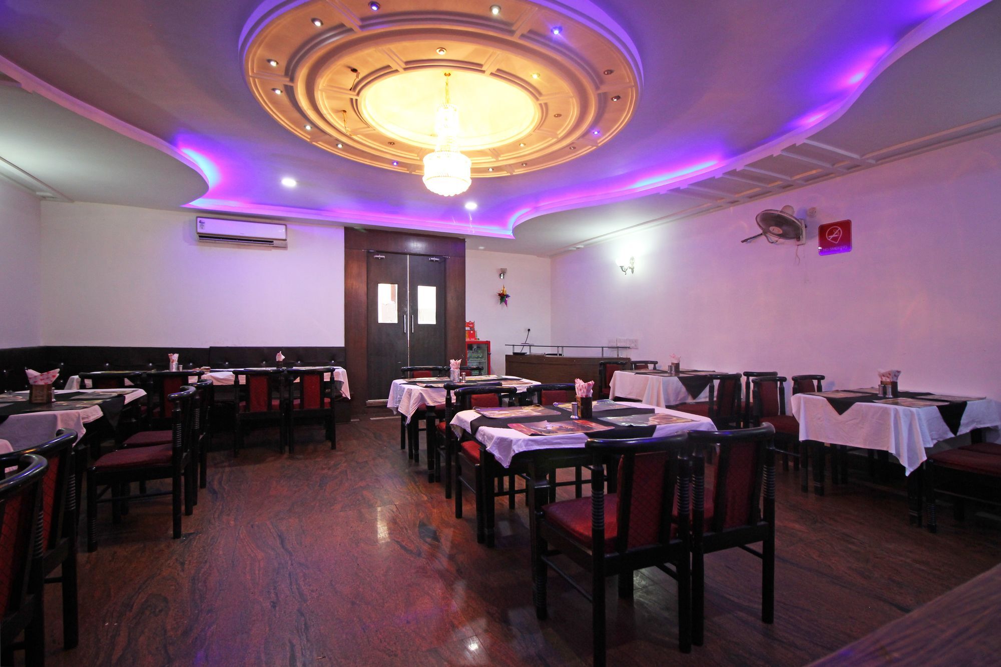 Oyo 2659 Taj 3*