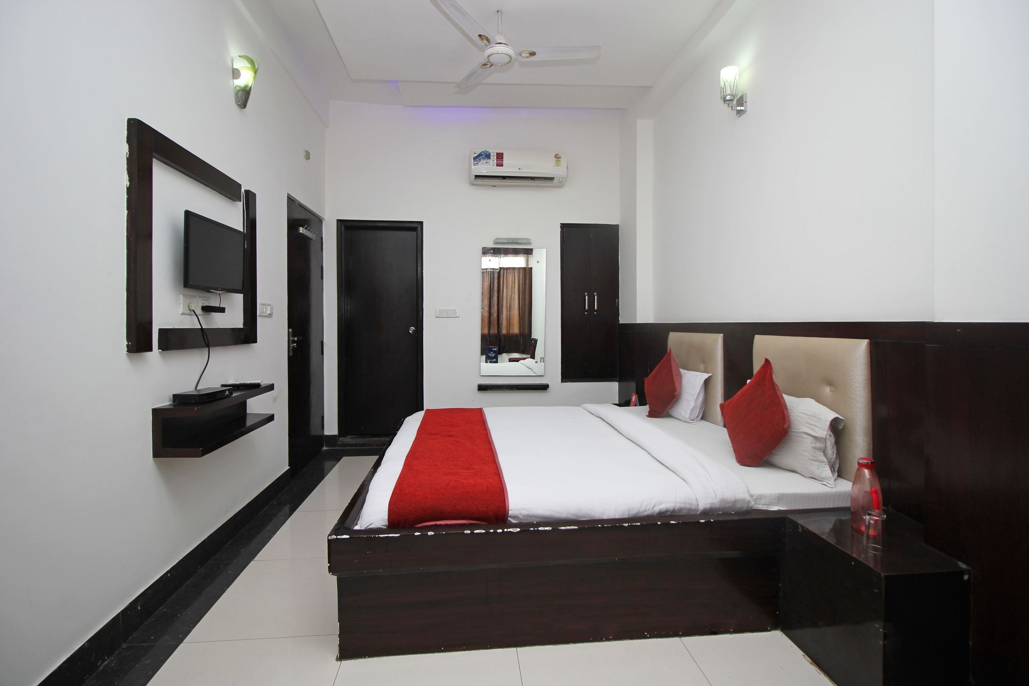 Oyo 2659 Taj