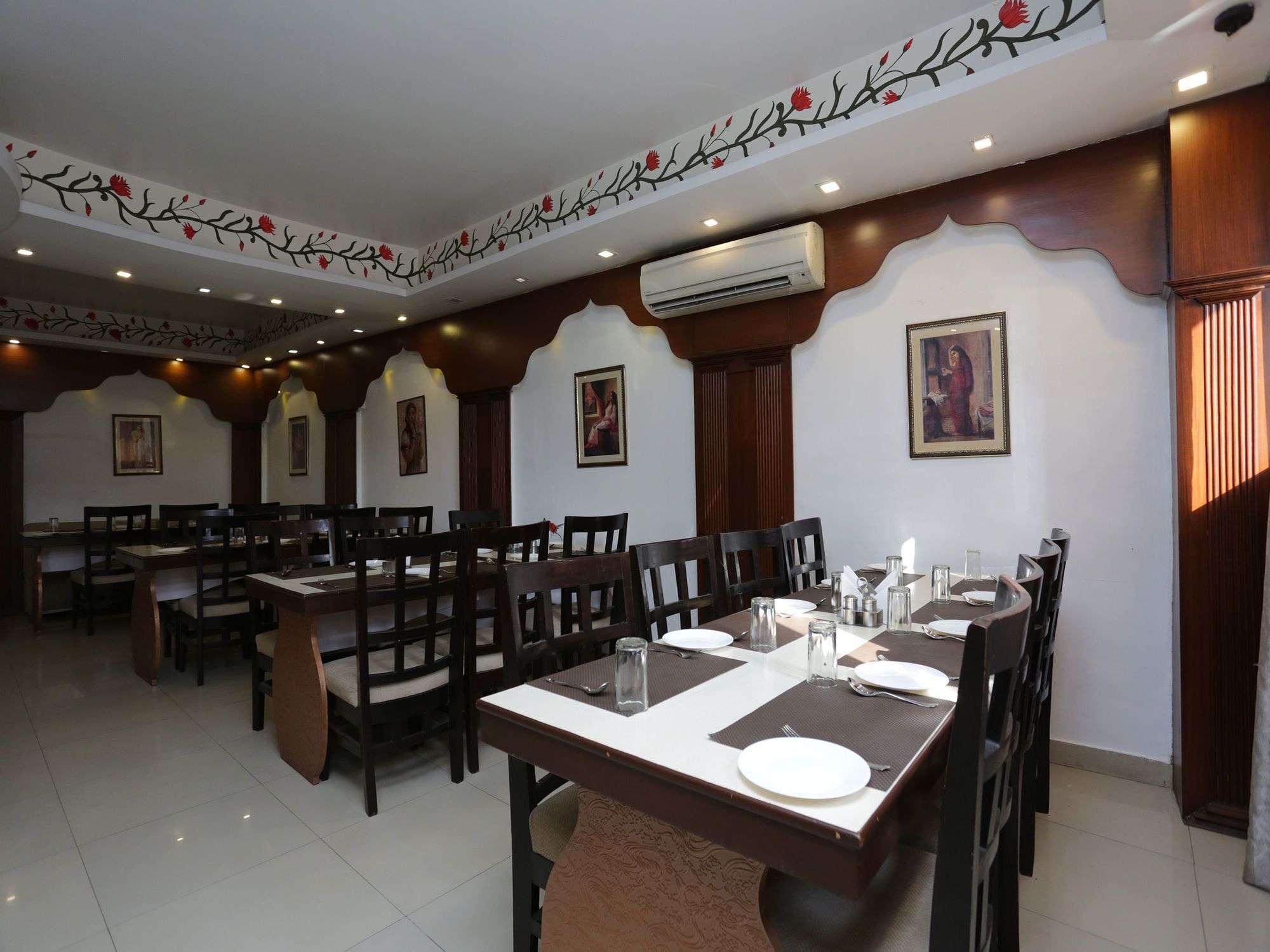 Oyo 12221 M House 3* Agra (Uttar Pradesh)