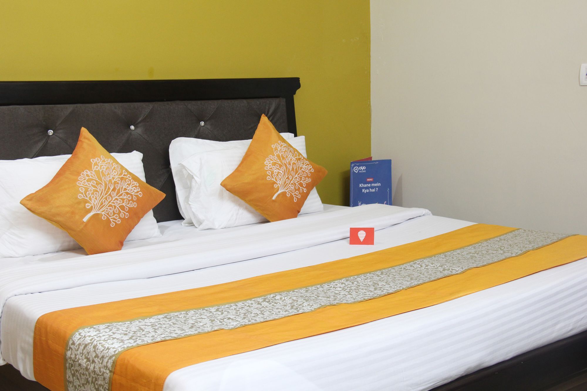 Hotel Oyo 4096 Queen Palace Agra 3*