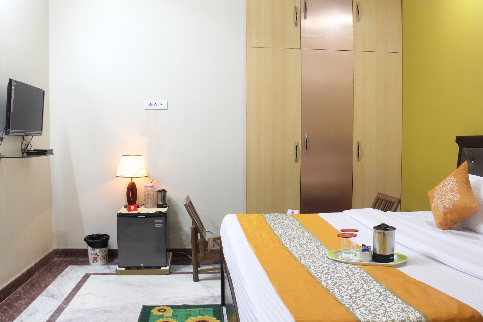 Oyo 4096 Queen Palace Agra Hotel