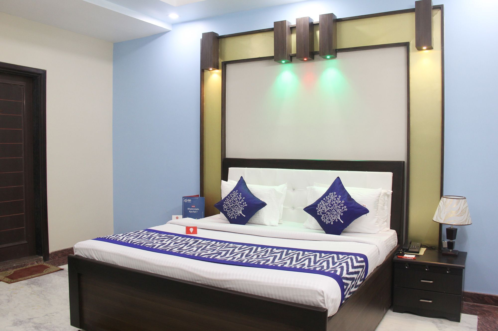 Hotel Oyo 4096 Queen Palace Agra 3*