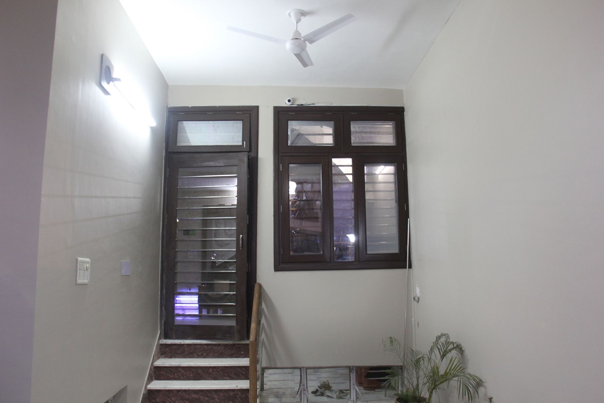 Oyo 4096 Queen Palace Agra Hotel