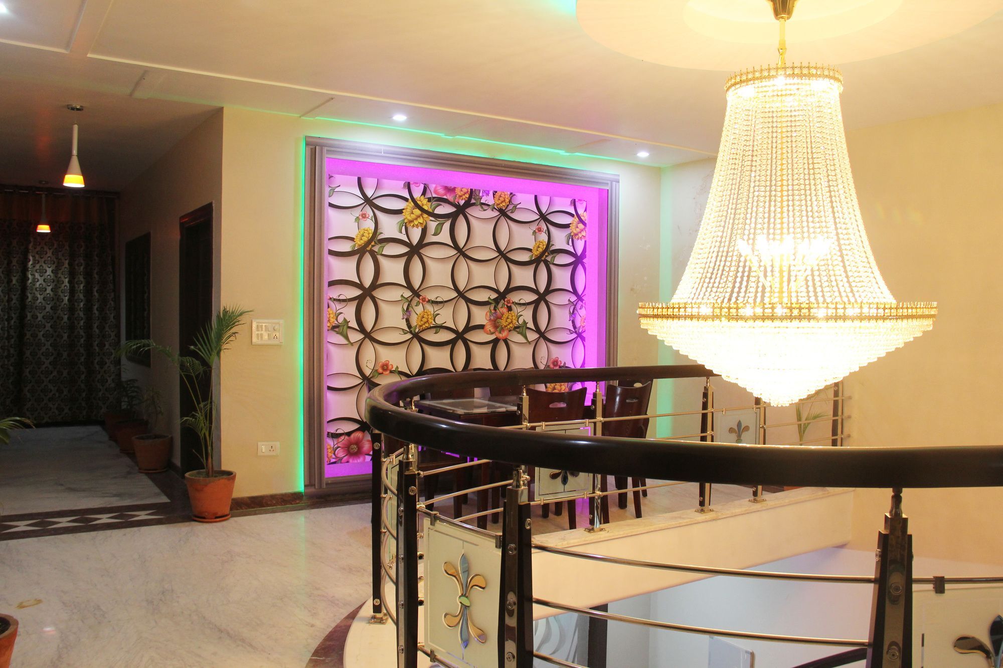 Oyo 4096 Queen Palace Agra Hotel Agra (Uttar Pradesh)