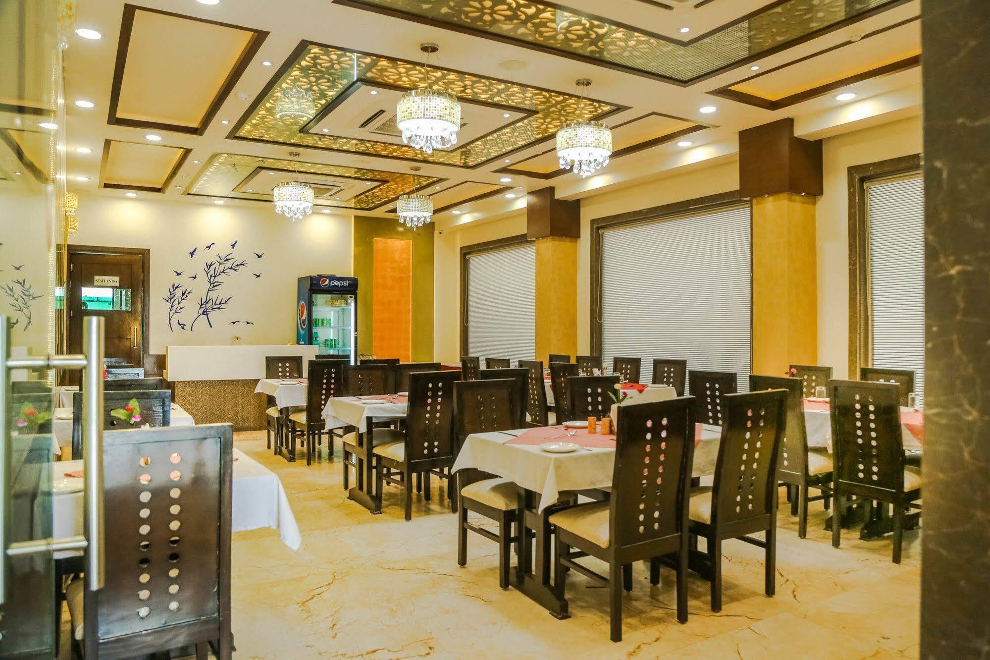 Taj Heights 3* Agra (Uttar Pradesh)