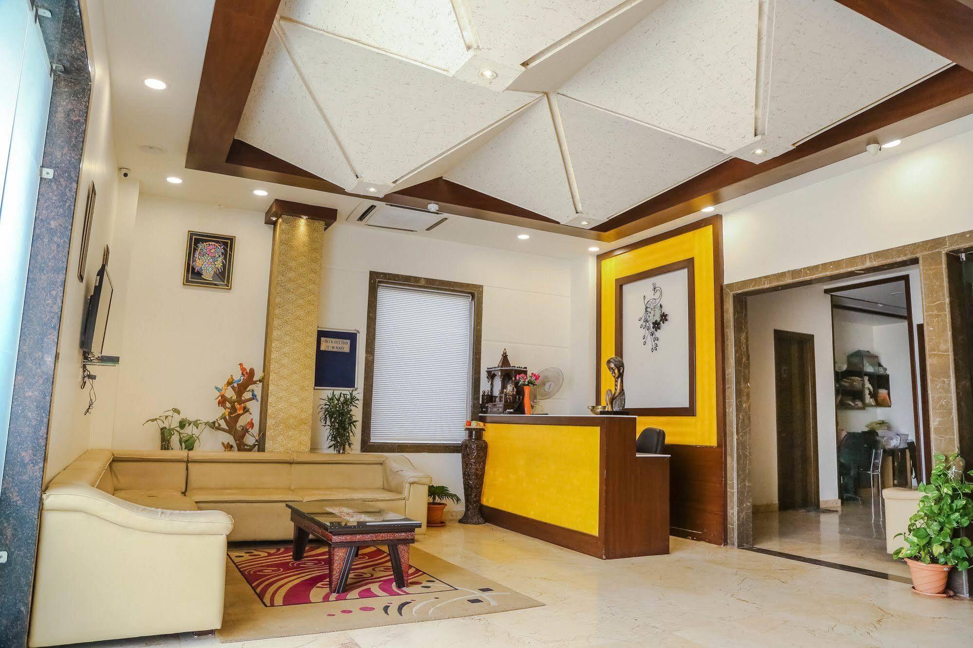 Taj Heights 3*