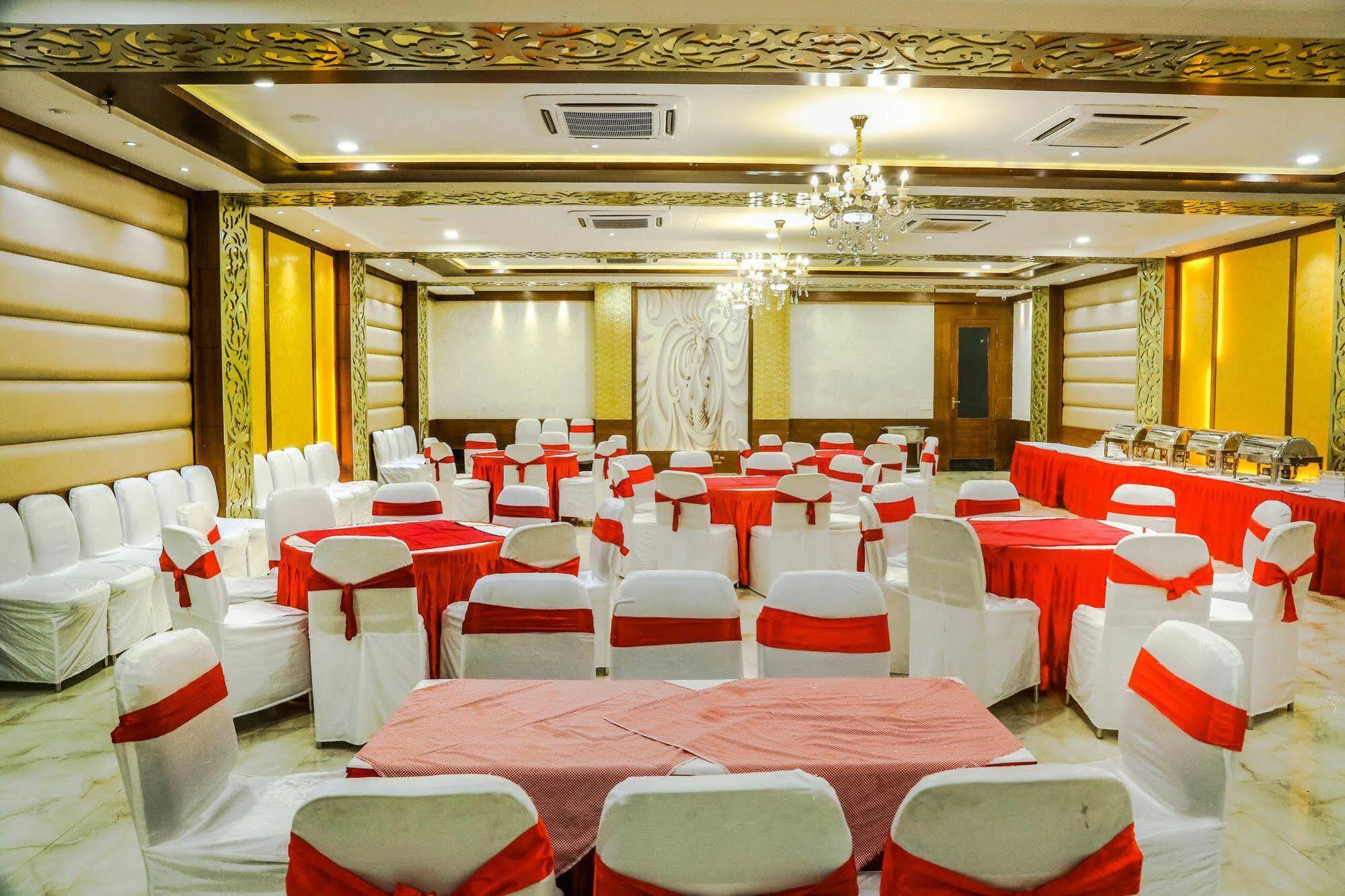 Taj Heights 3*