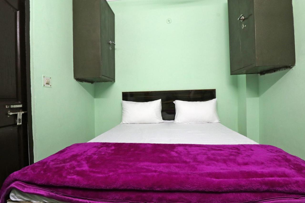 Spot On 48690 Host Agra (Uttar Pradesh)