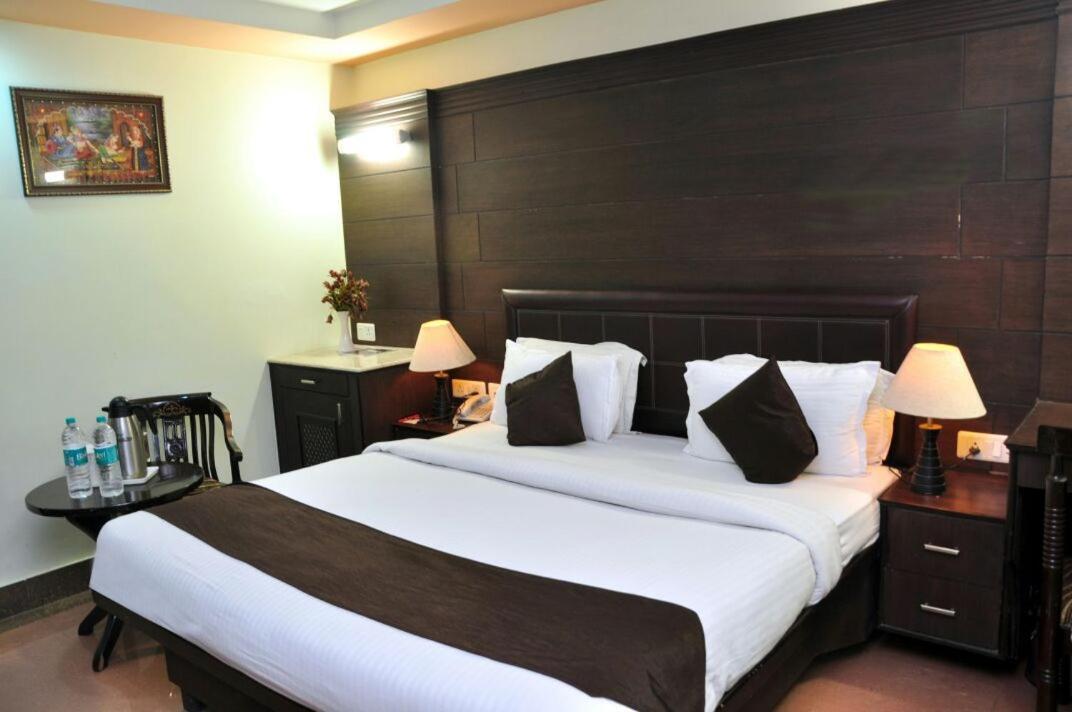 Sun Agra Hotel 3*