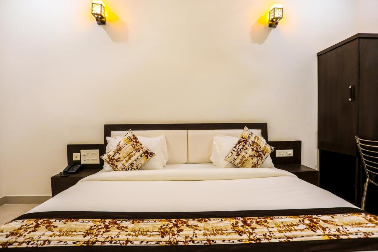 Kamla Palace - Near By Taj Mahal Hotel 3*