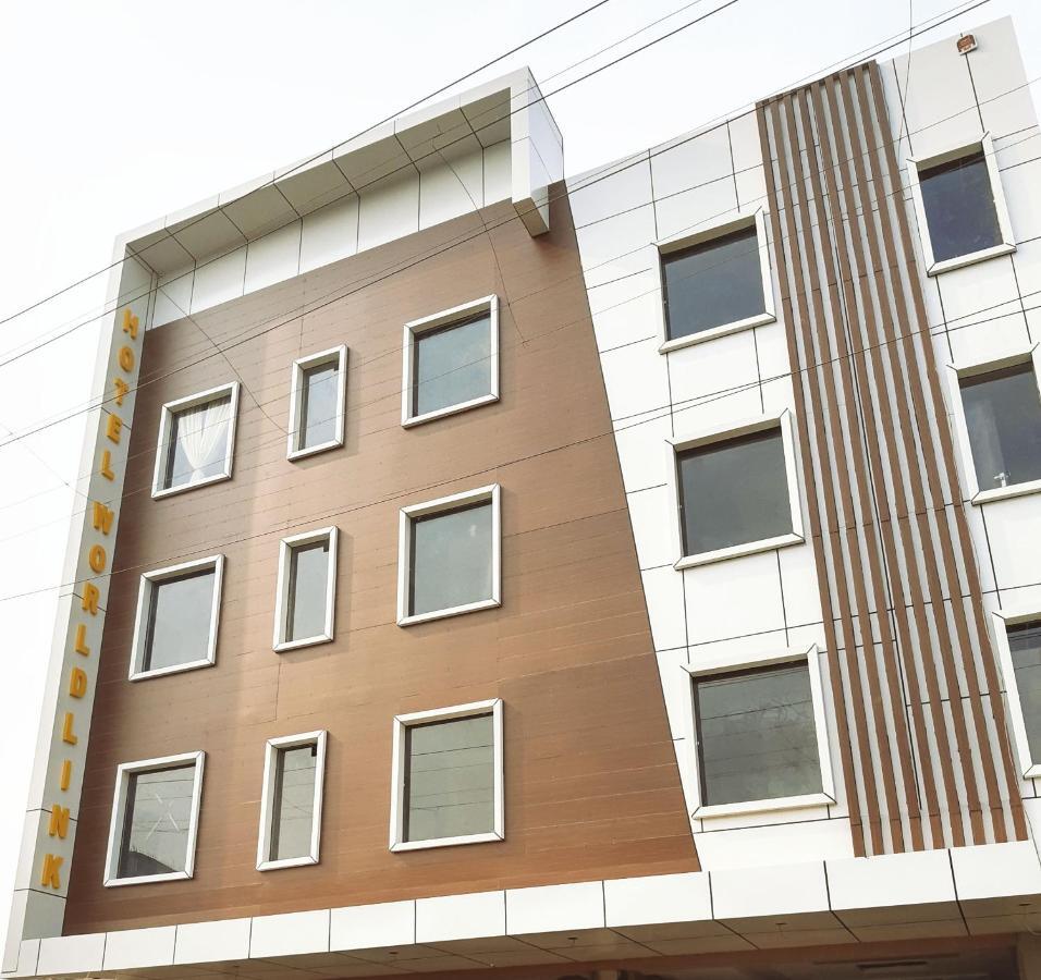 World Link Hotel 3*
