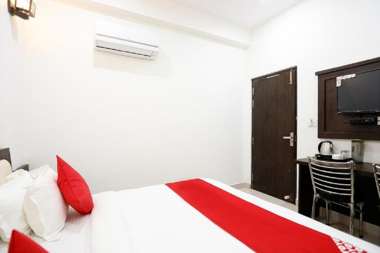 Kamla Palace - Near By Taj Mahal Hotel 3*