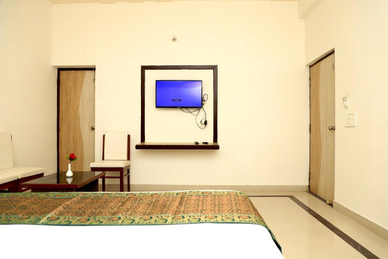 Hotel Capital O 46229 Hotel The Golden Bird Agra (Uttar Pradesh)