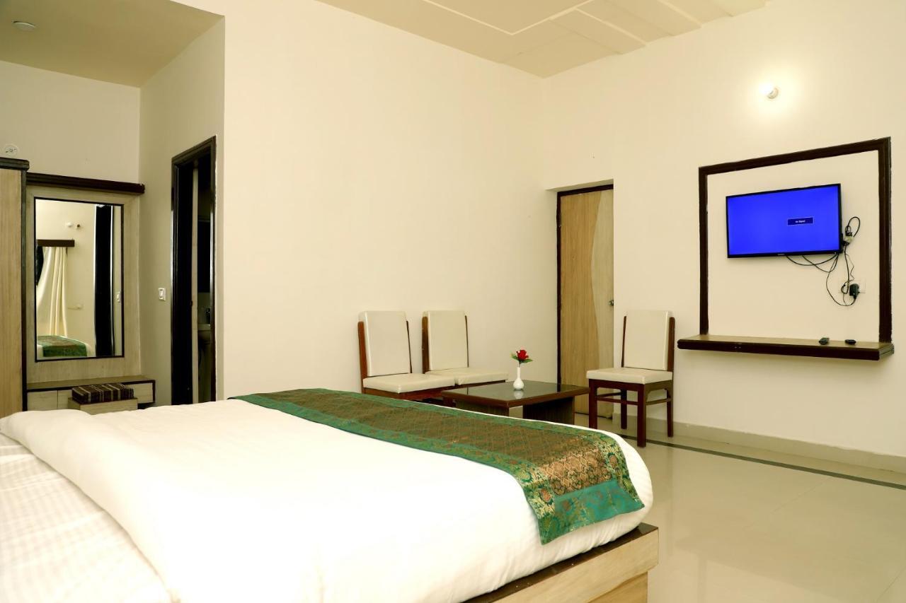 Hotel Capital O 46229 Hotel The Golden Bird Agra (Uttar Pradesh)