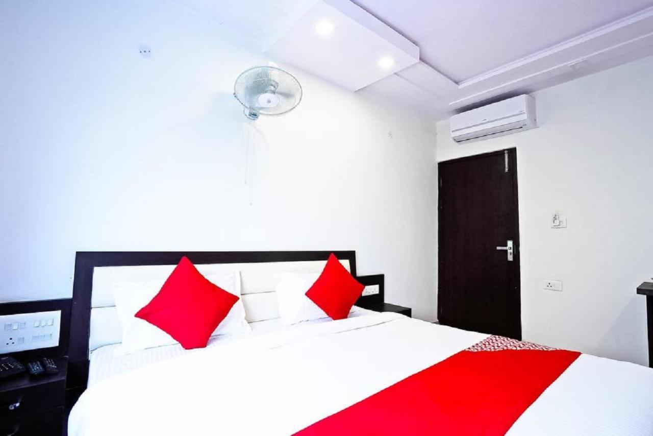 Kamla Palace - Near By Taj Mahal 3*