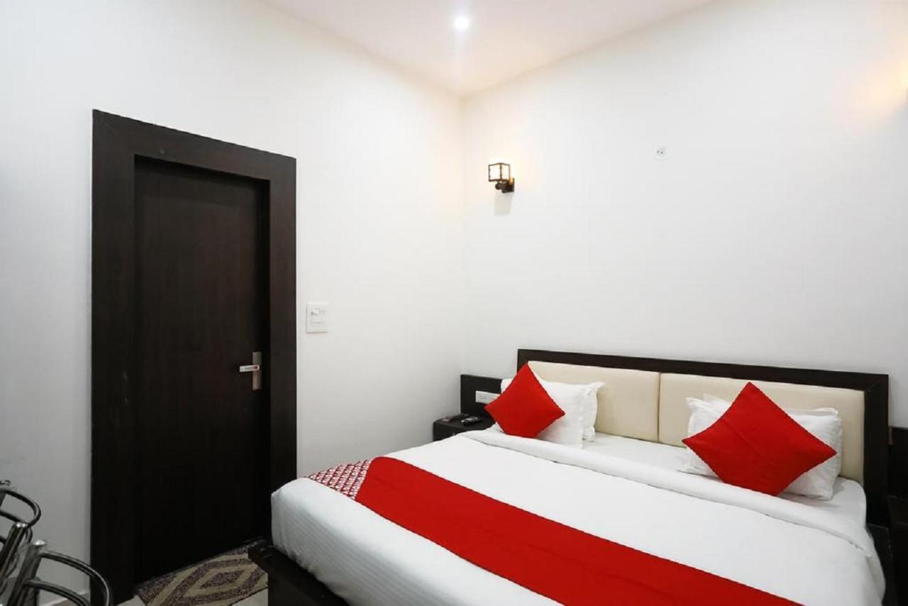 Hotel Kamla Palace - Near By Taj Mahal