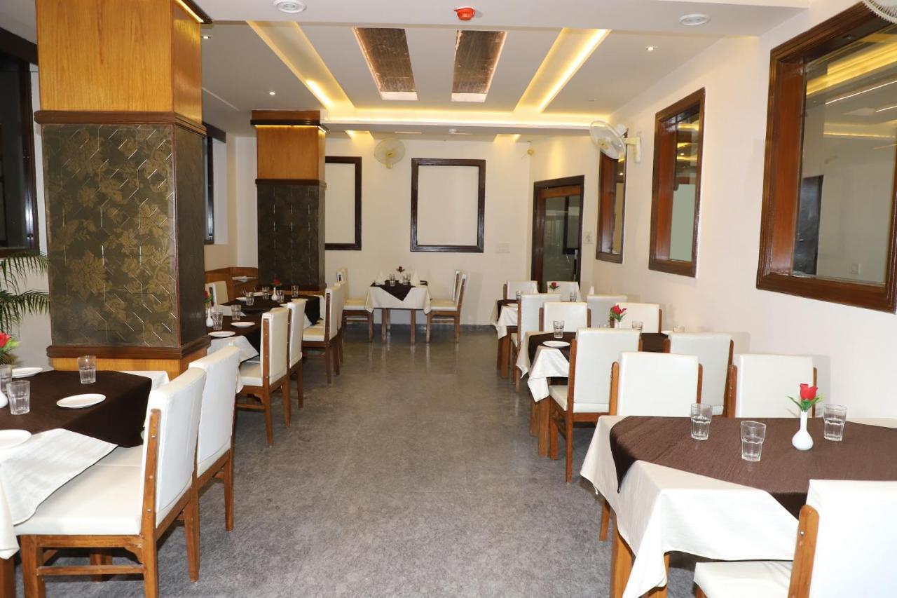 Capital O 46229 Hotel The Golden Bird Hotel Agra (Uttar Pradesh)