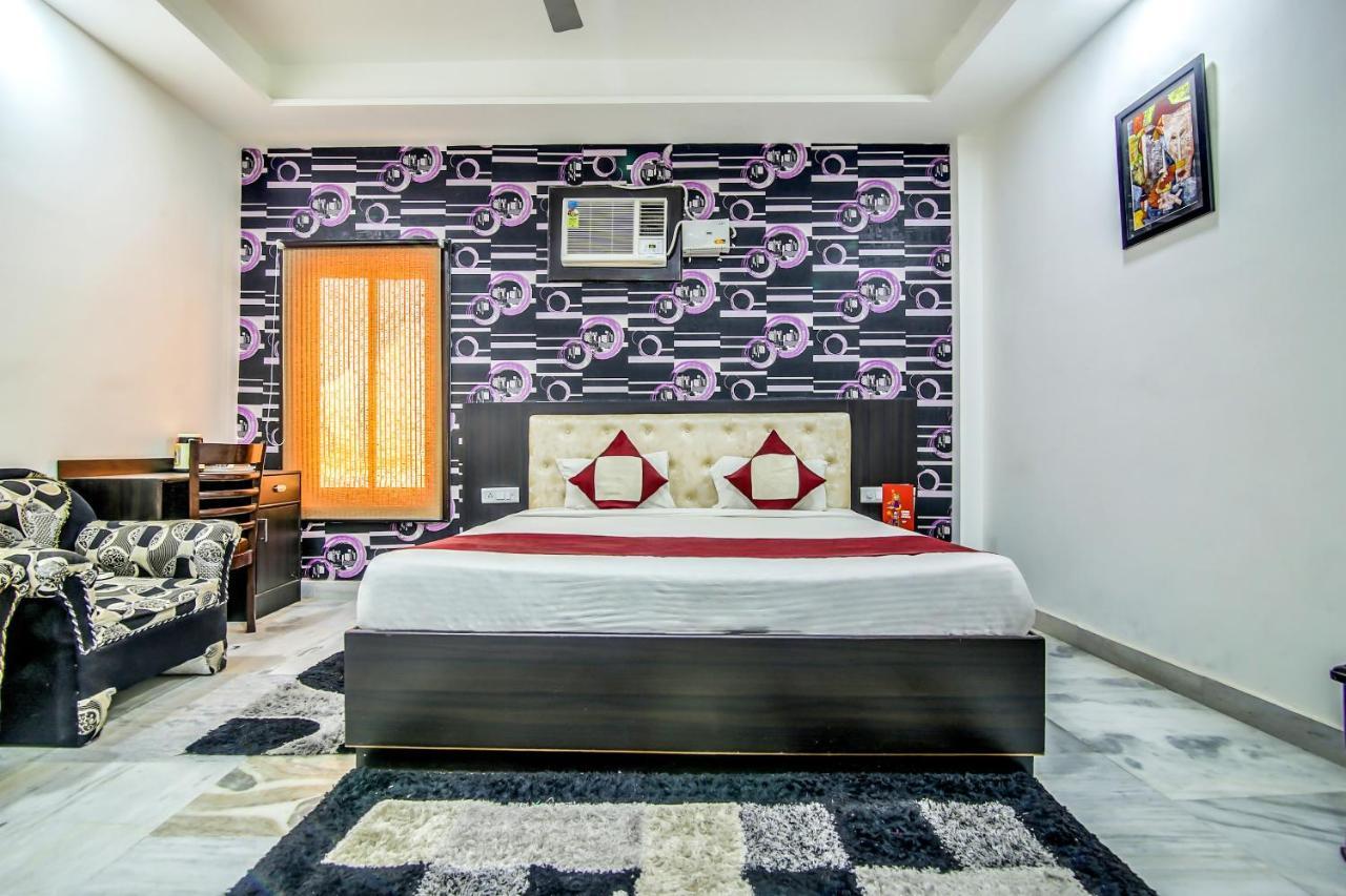 Oyo 8888 Riga Hs Deluxe Agra (Uttar Pradesh)