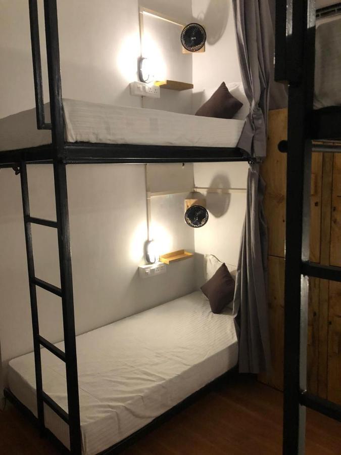 Madpackers Hostel *