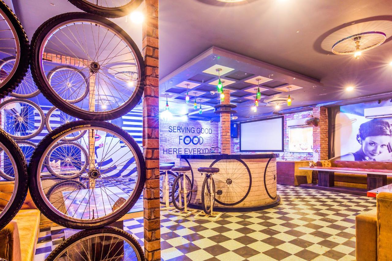 Hotel Fabhotel Star Of Taj Restobar Fatehabad Road Agra (Uttar Pradesh)