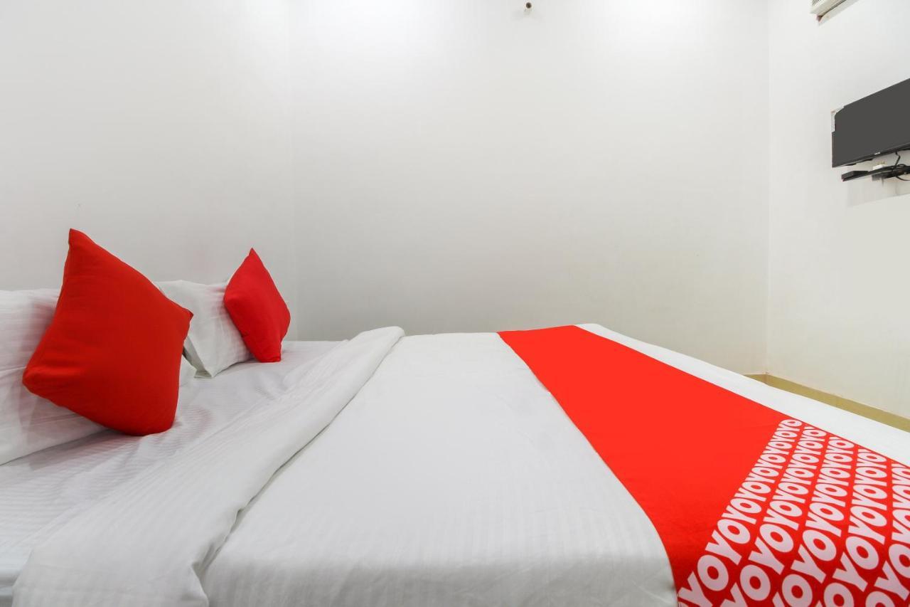 Oyo Js Plaza Agra (Uttar Pradesh)