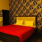 Hotel Divine
