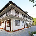 Oyo 8989 Hotel Raj