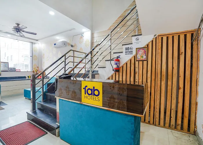 Fabhotel Akash Inn