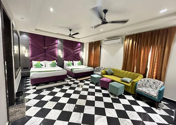Taj Ronak Luxury Hotels - Agra