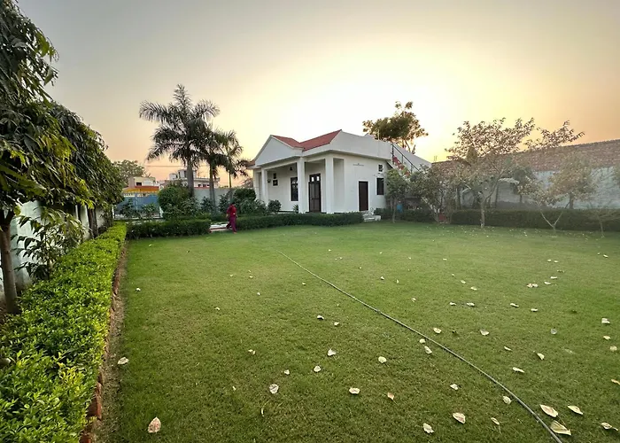 Serene Farmhouse Escape In Agra