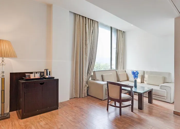 Townhouse Oak Agra Near Sultanganj Puliya Formerly Bb Grand