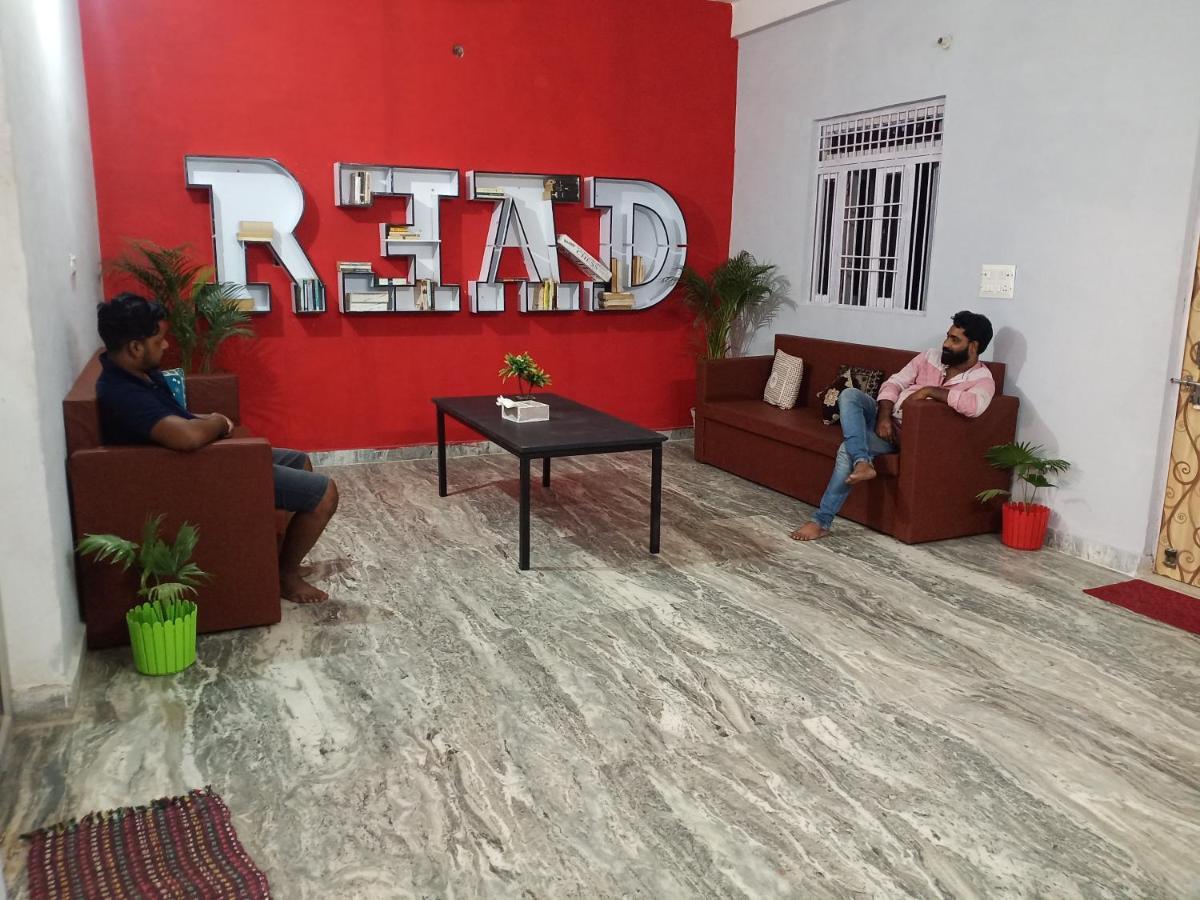 The Hangout Agra Homestay *