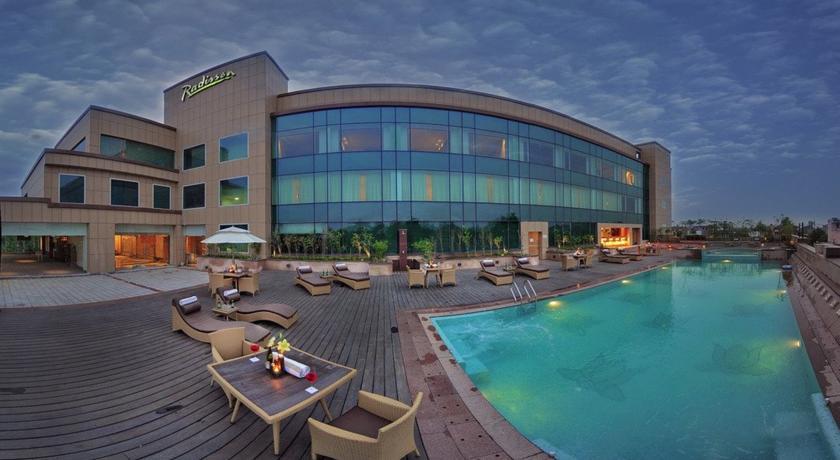 Hotel Taj & Convention Centre, 5*