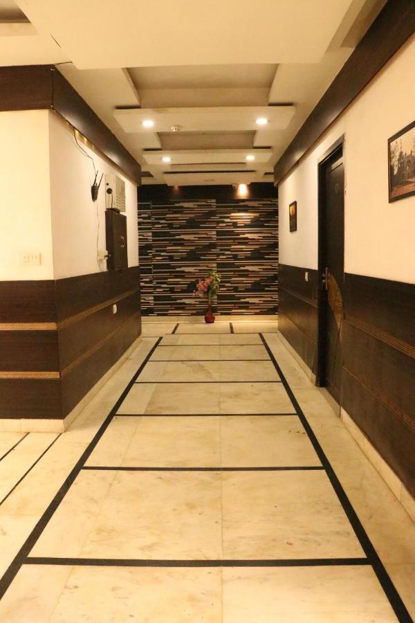 Riya Palace- Near Idgah Railway Station Agra Hotel Agra (Uttar Pradesh)