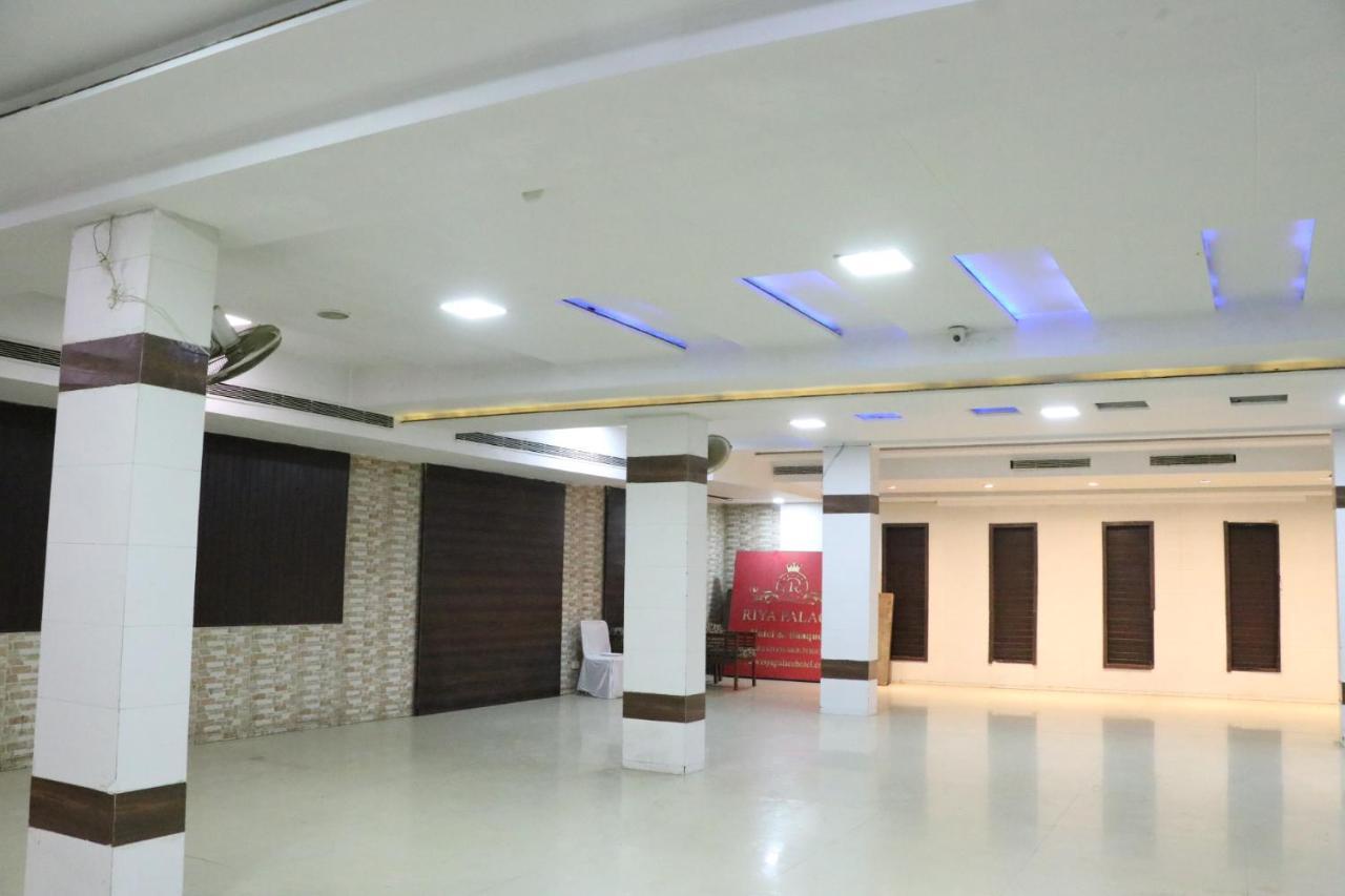 Riya Palace- Near Idgah Railway Station Agra *