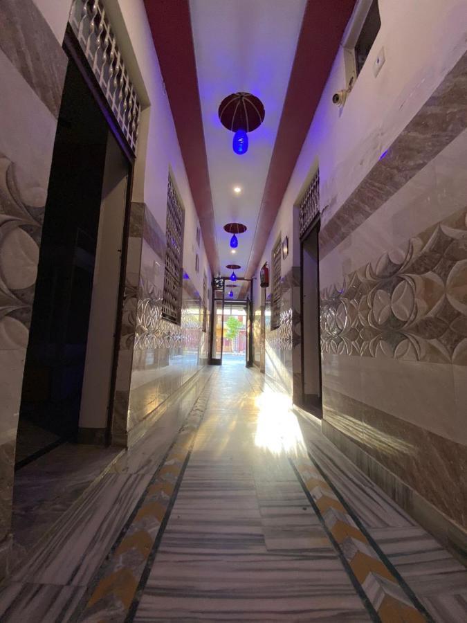 Friends & Hostel- Near Taj Mahal Hostel Agra (Uttar Pradesh)