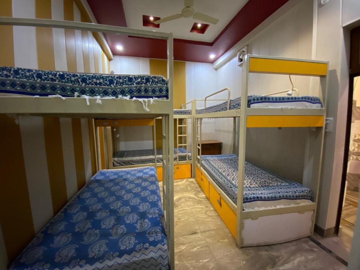 Friends & Hostel- Near Taj Mahal Hostel *