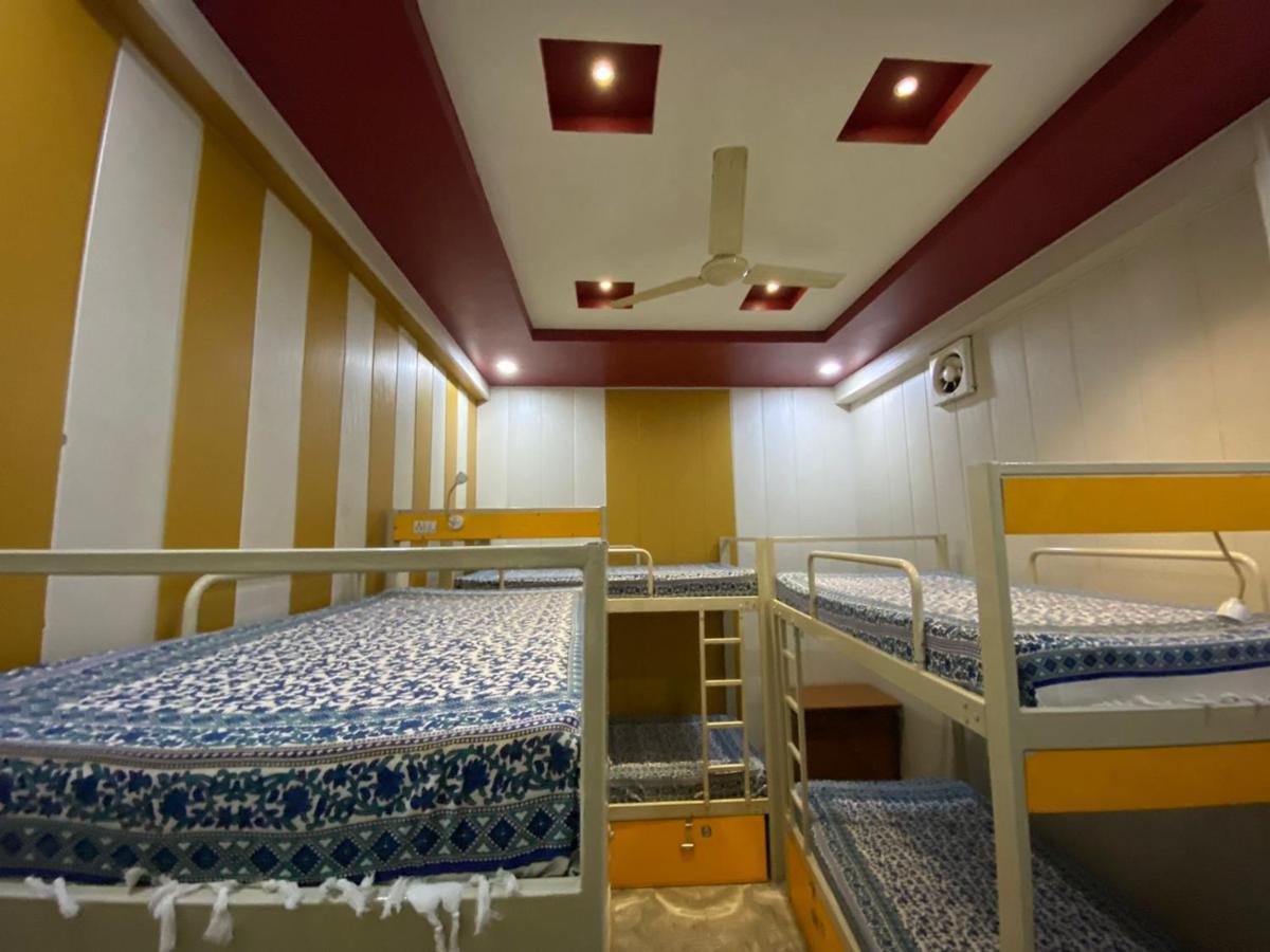 Friends & Hostel- Near Taj Mahal * Agra (Uttar Pradesh)