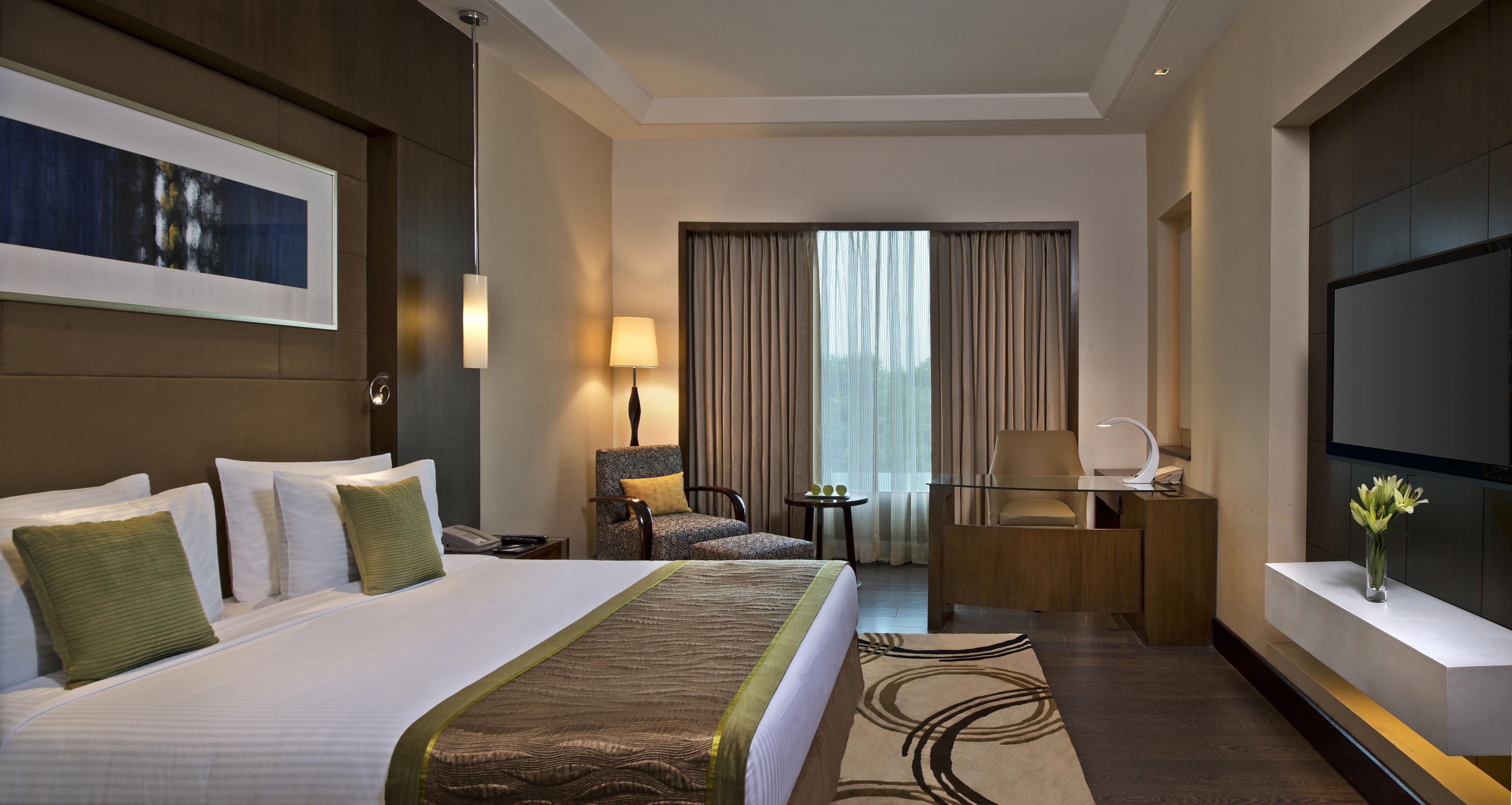 Taj & Convention Centre, 5*