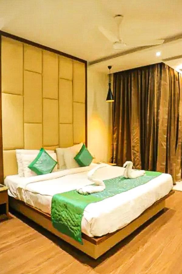 Hotel Delux Plaza By Wb Agra (Uttar Pradesh)