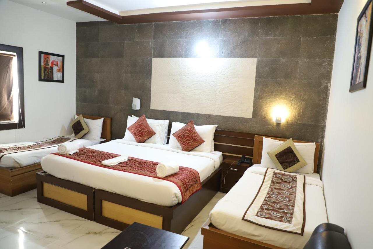 Hotel Tara Palace By Goyal Agra (Uttar Pradesh)