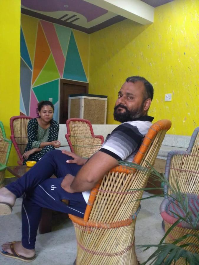 Hostel Big Brother