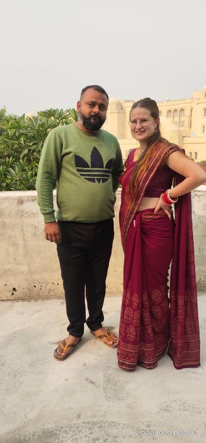 Big Brother * Agra (Uttar Pradesh)