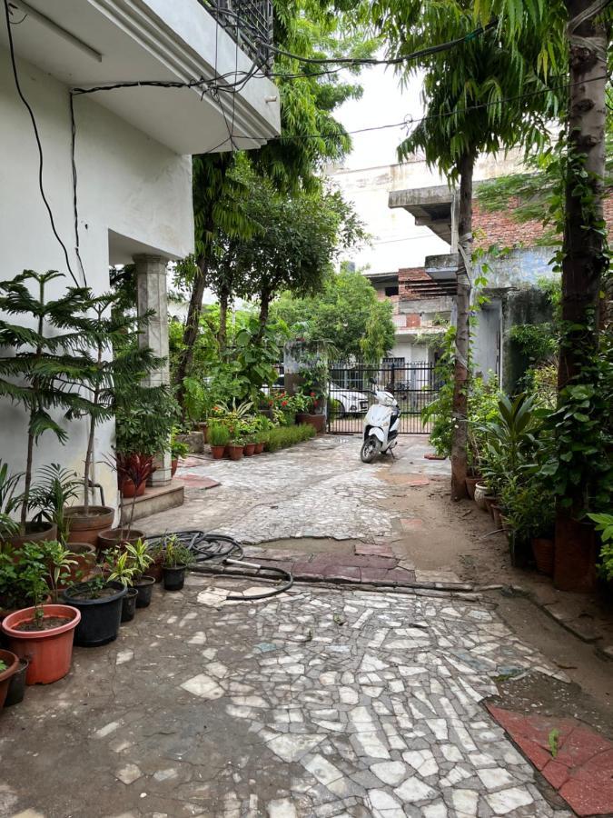 Alibaba's Indiana Bed & Breakfast Agra (Uttar Pradesh)