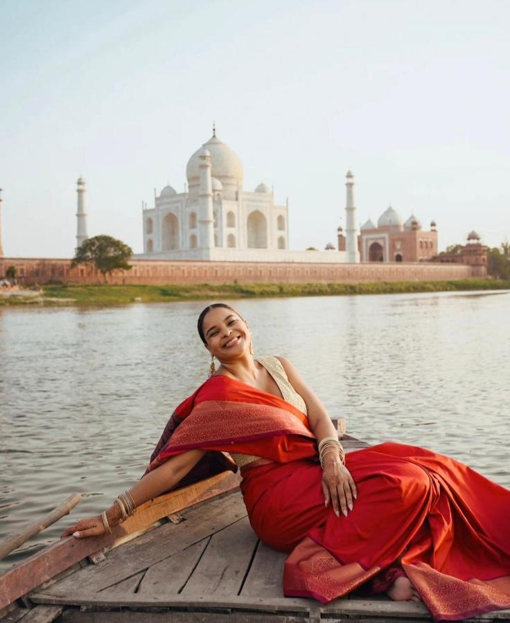 Friends & Hostel- Near Taj Mahal Hostel