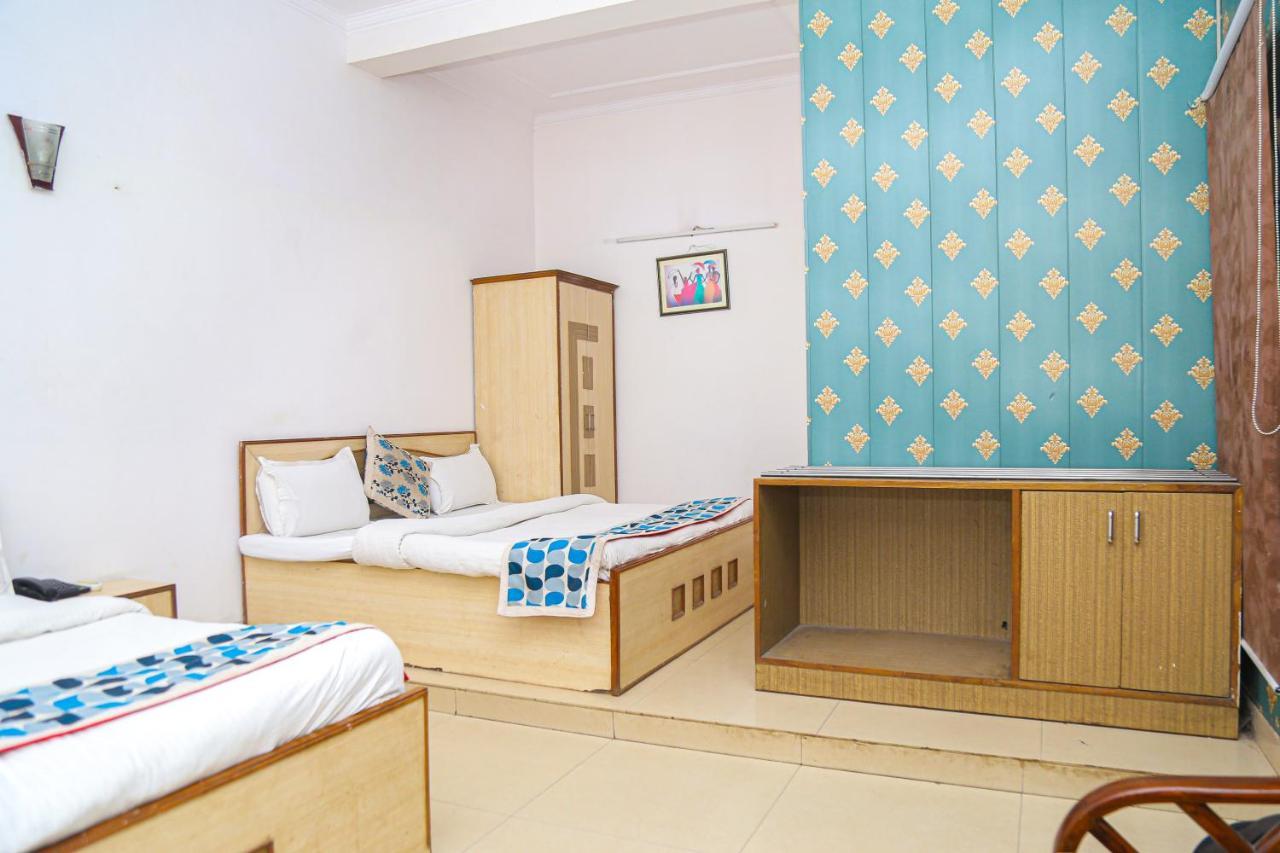 Riya Palace- Near Idgah Railway Station Agra Hotel Agra (Uttar Pradesh)