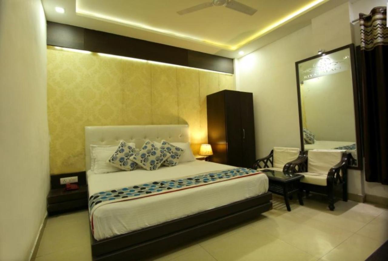 Riya Palace- Near Idgah Railway Station Agra Hotel *