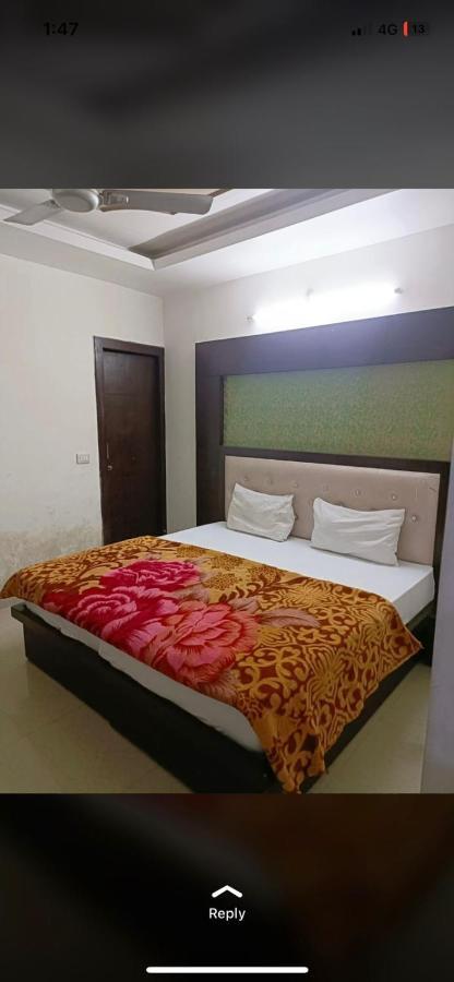 Boston Br03 Agra (Uttar Pradesh)