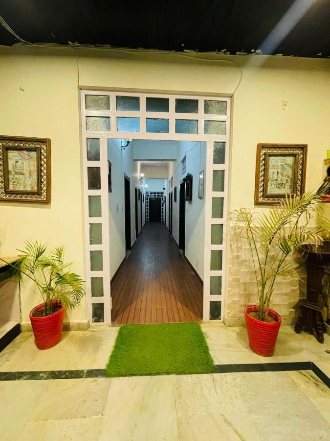 Whiteland Family Hotel Agra (Uttar Pradesh)