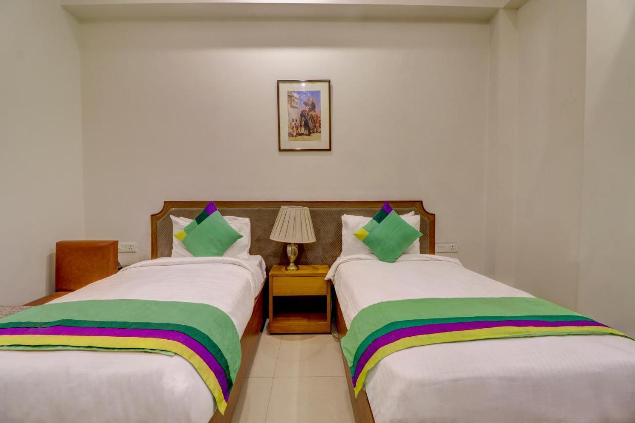 Treebo C1 Taj Nirvana Hotel 3*